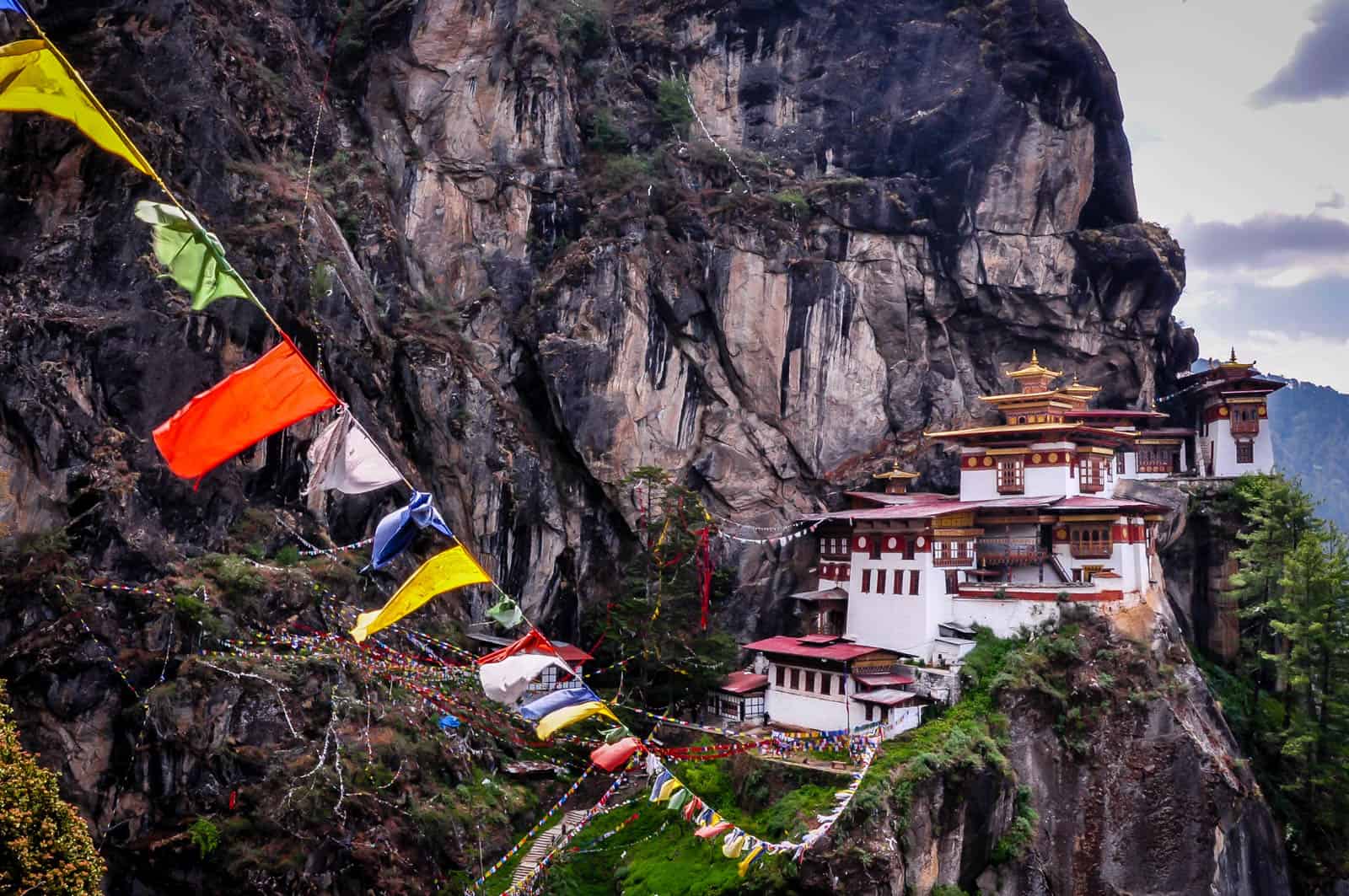 The best of Bhutan: Tiger's Nest Monastery and Punakha Dzong | tobinka