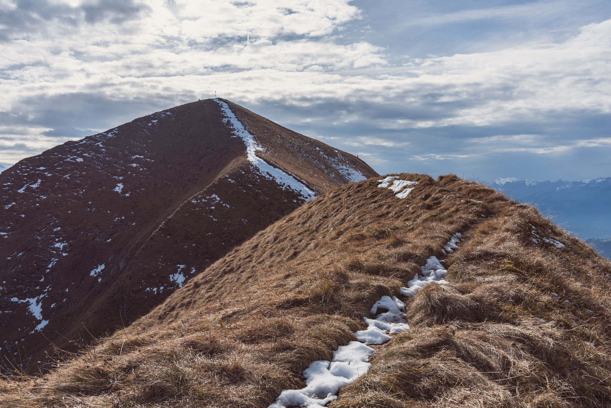 Hiking Augstmatthorn Riedergrat