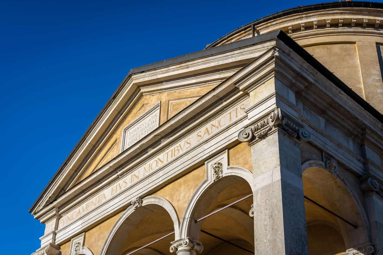 Walk up Sacro Monte di Varese