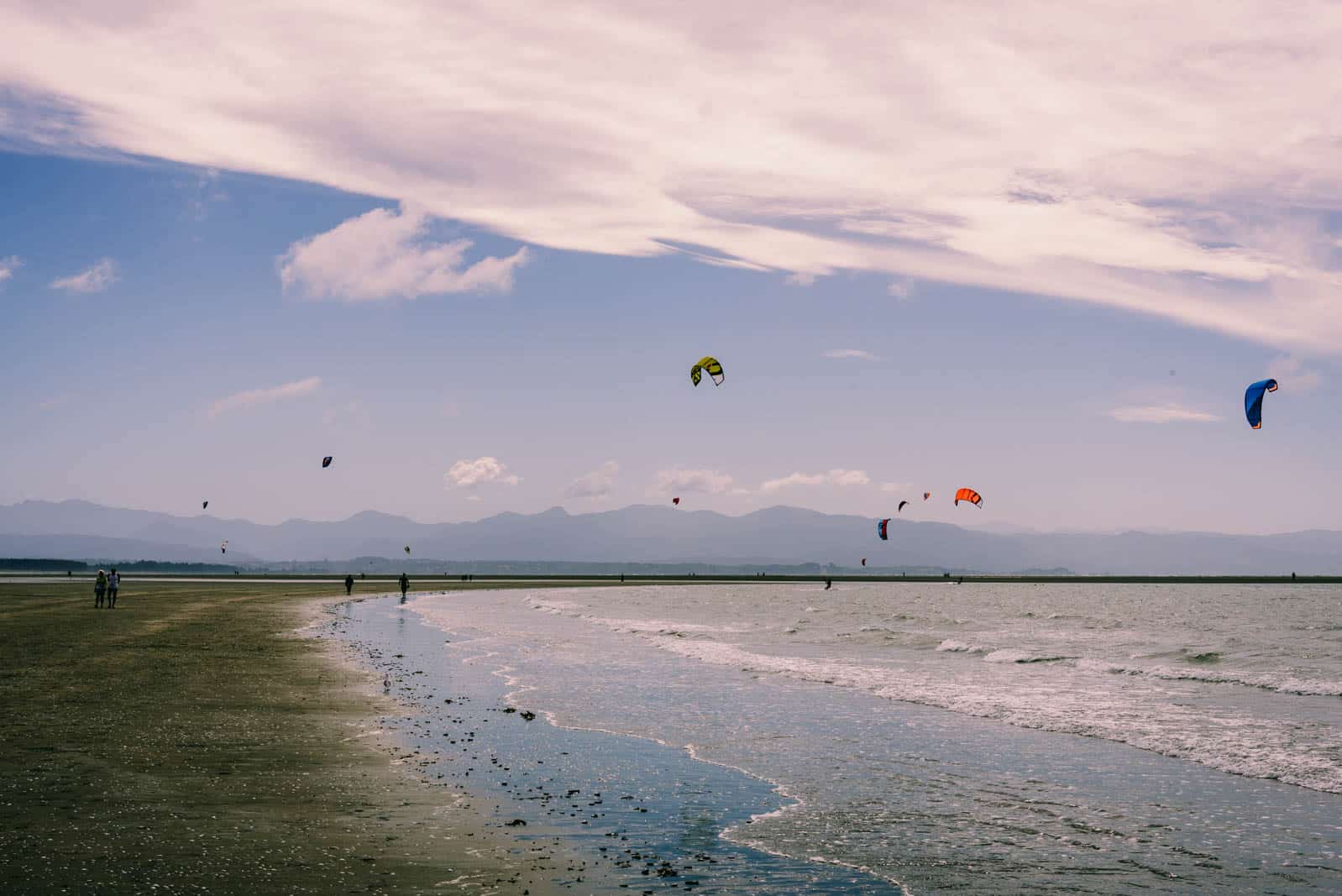 kite surfer at tahunanui beach in nelson