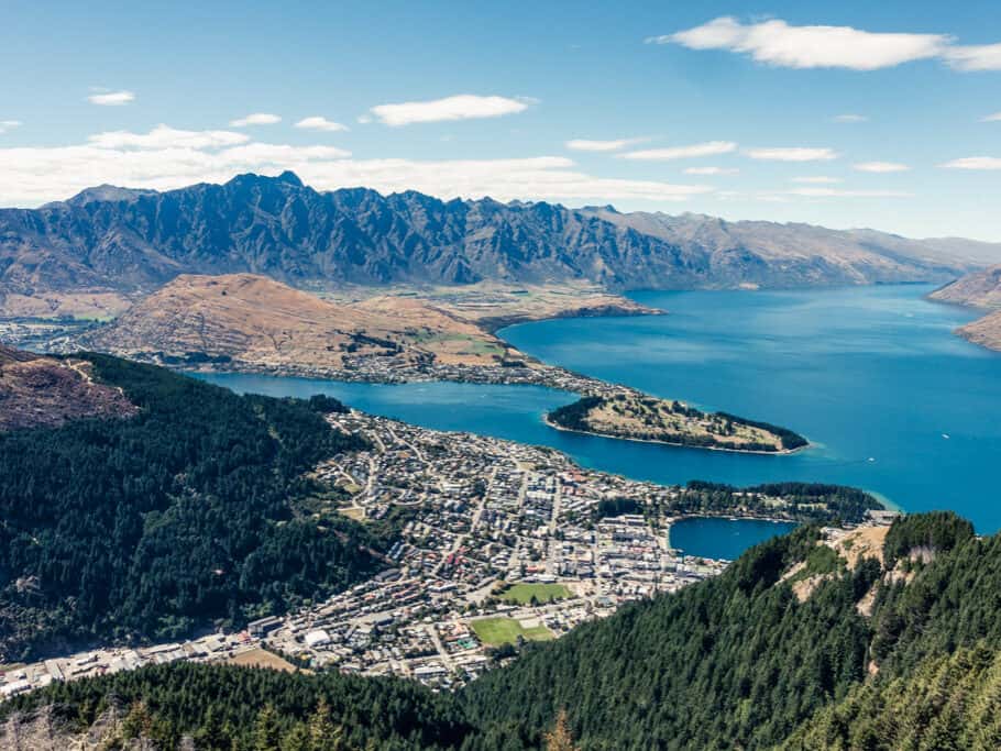 Queenstown and Lake Wakatipu seen from Ben Lomond Track