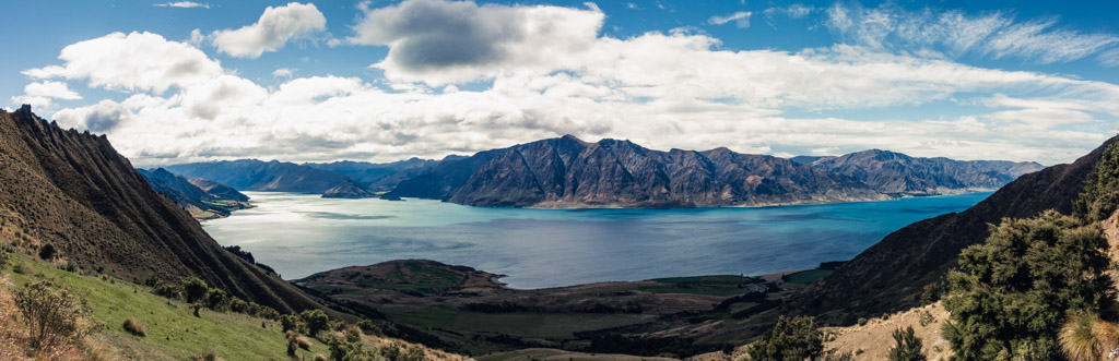 Panoramic view of Lake Hawea from Isthmus Peak Track