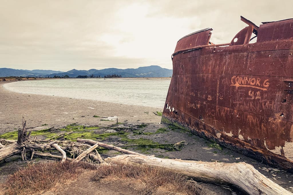 Shipwreck at Wairau Lagoon